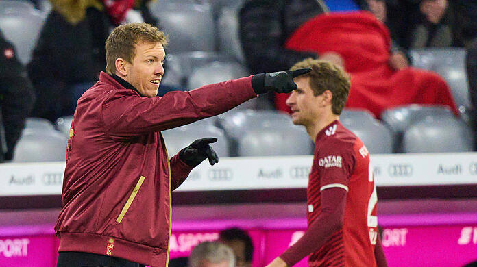 Julian Nagelsmann erklärt die offensiven Vorteile einer Dreierkette.