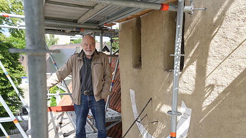 Die Sanierung des Nikolauskircherls ist bald geschafft. Ohne sehr viel ehrenamtliches Engagement wäre daraus nichts geworden. Ingenieur Heinz Langhammer (80) hat die Sanierungsarbeiten als Bauleiter überwacht.