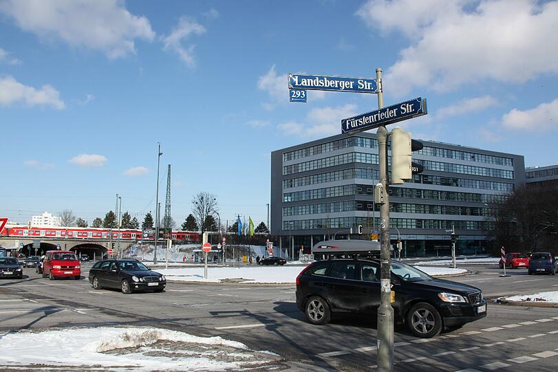 Die Ampelanlage an der viel befahrenen Kreuzung Landsberger- und Fürstenrieder Straße war tagelang beschädigt.
