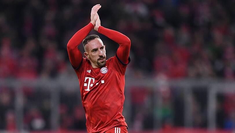Franck Ribéry möchte wohl, anders als sein Sturmpartner Arjen Robben, noch nicht entscheiden, was zum Saisonende passiert. Franck Ribéry möchte wohl, anders als sein Sturmpartner Arjen Robben, noch nicht entscheiden, was zum Saisonende passiert.