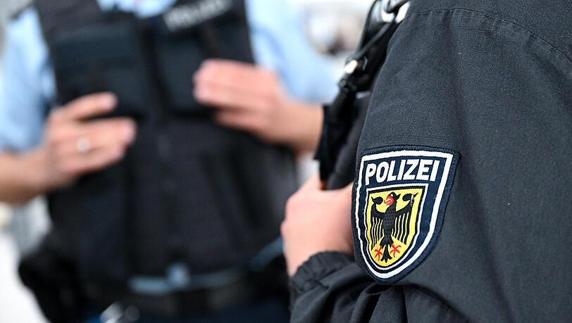 Die Bundespolizei ermittelt wegen sexueller Belästigung und Körperverletzung gegen einen 36-jährigen Mann. (Symbolbild) Die Bundespolizei ermittelt wegen sexueller Belästigung und Körperverletzung gegen einen 36-jährigen Mann. (Symbolbild)