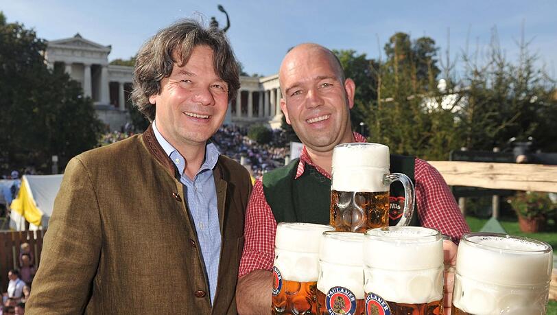 Michael Käfer: Der Papa von Zwillingen ist Wiesn-Wirt in einem waschechten Bauernhaus. Michael Käfer: Der Papa von Zwillingen ist Wiesn-Wirt in einem waschechten Bauernhaus.