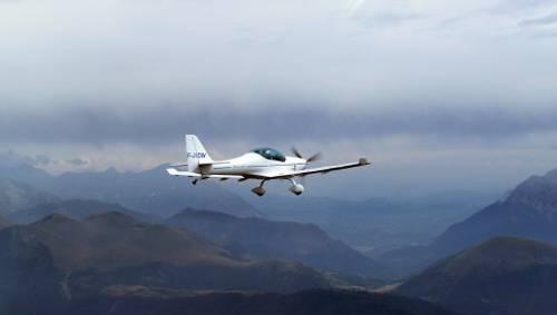 Ein Ultrleichtflugzeug beim Flug (Symbolfoto) Ein Ultrleichtflugzeug beim Flug (Symbolfoto)