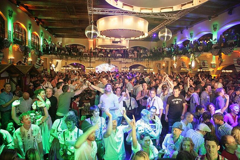 Das "Wiesn-Zelt am Stiglmaierplatz": Die besten Bilder.