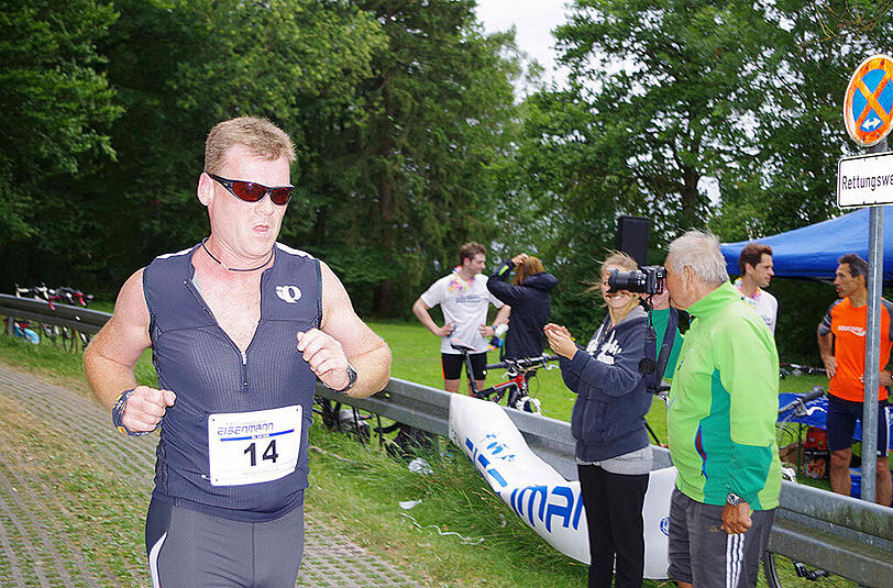 Der Bayerische Eisenmann 2015: Ein rundum gelungener Triathlon am stürmischen Starnberger See.