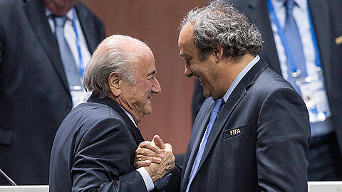 Wurden gemeinsam suspendiert: Fifa-Chef Sepp Blatter und Uefa-Chef Michel Platini.