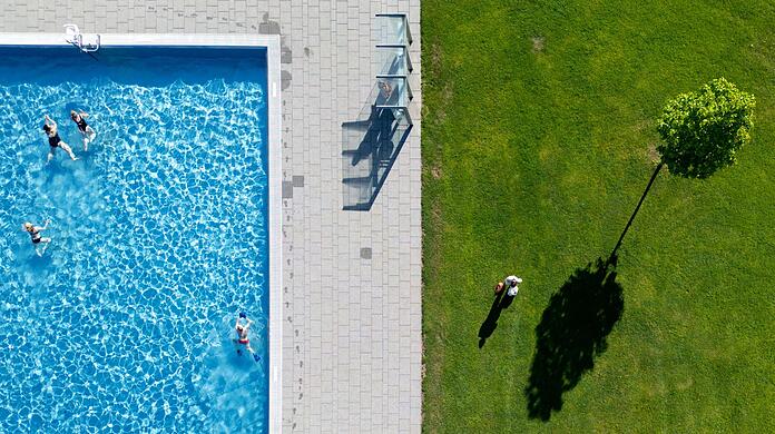 Hohe Temperaturen werden in Bayern erwartet. (Symbolbild)