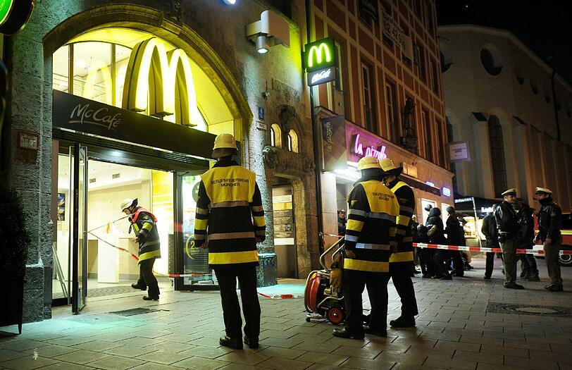 Großeinsatz am Freitagabend: Polizei und Feuerwehr im Münchner Tal.