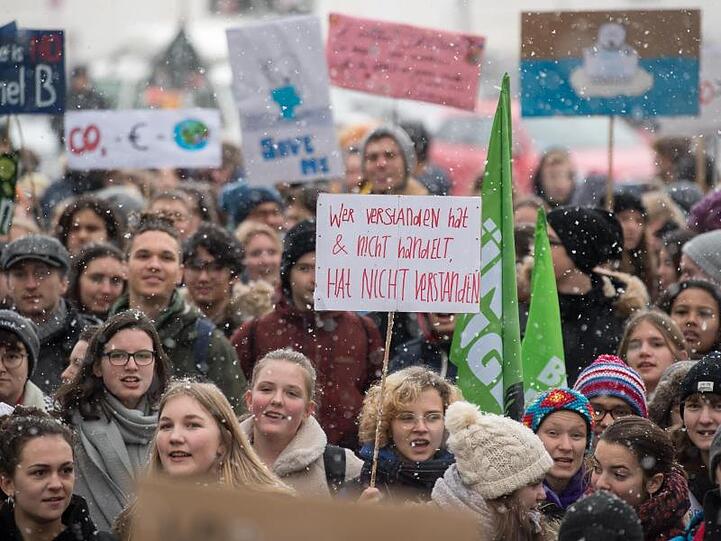 Mehrere hundert Schüler demonstrierten am Freitag (18. Januar) in München. Auch für diesen Freitag ist eine Demonstration geplant.