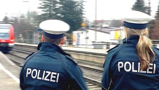 Der Vorfall ereignete sich am Montag in einer S8 zwischen Geisenbrunn und Germering-Unterpfaffenhofen. (Symbolbild)
