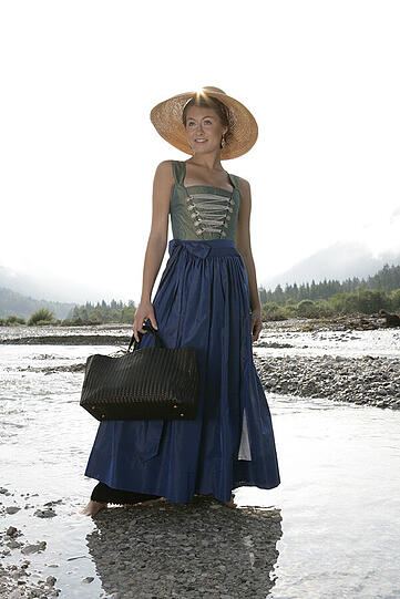 Dirndl von EvaVioletta.