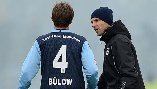 Ungeschlagen und dennoch ohne Erfolg. Trainer Alexander Schmidt mit Kai Bülöw in Regensburg. Ungeschlagen und dennoch ohne Erfolg. Trainer Alexander Schmidt mit Kai Bülöw in Regensburg.