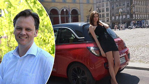 Katrin Biller, Schöne Münchnerin 2012, möchte am liebsten damit durchbrennen: Der diesjährige Hauptgewinn ist ein Opel Adam von Häusler. Jens Huwald (l.) von Bayern Tourismus freut sich auf die Top 10. Katrin Biller, Schöne Münchnerin 2012, möchte am liebsten damit durchbrennen: Der diesjährige Hauptgewinn ist ein Opel Adam von Häusler. Jens Huwald (l.) von Bayern Tourismus freut sich auf die Top 10.