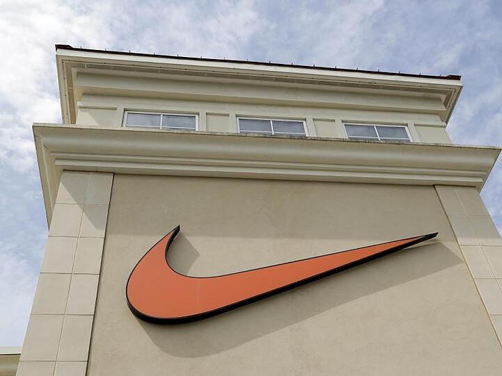 Sportartikelhersteller Nike verzeichnet hohe Verluste.