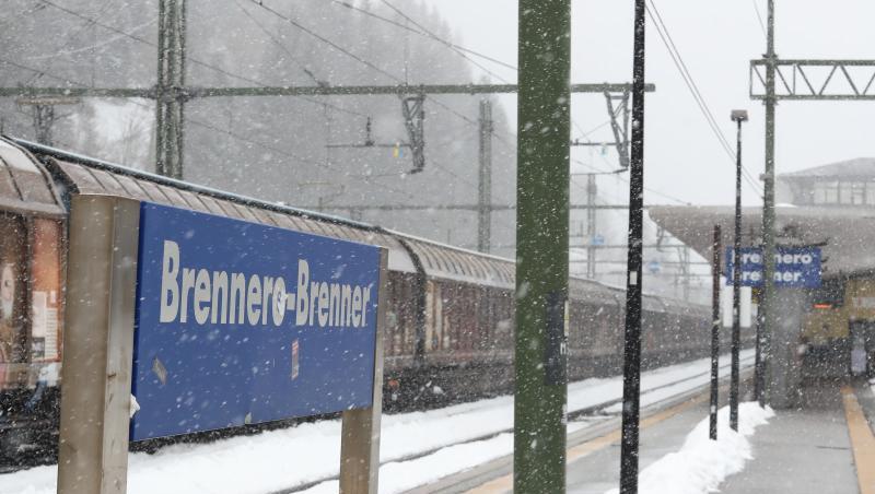 Der Grenzbahnhof Brenner zwischen Österreich und Italien ist menschenleer. Der Grenzbahnhof Brenner zwischen Österreich und Italien ist menschenleer.
