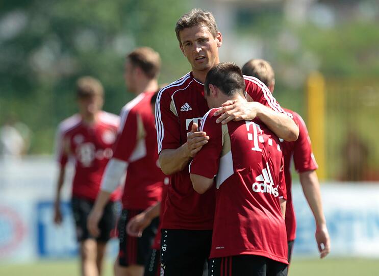 Spaßvogel Ribéry macht die Musik: Der Bayern-star übernahm im Trainingslager kurzerhand das DJ-Pult. Die Bilder