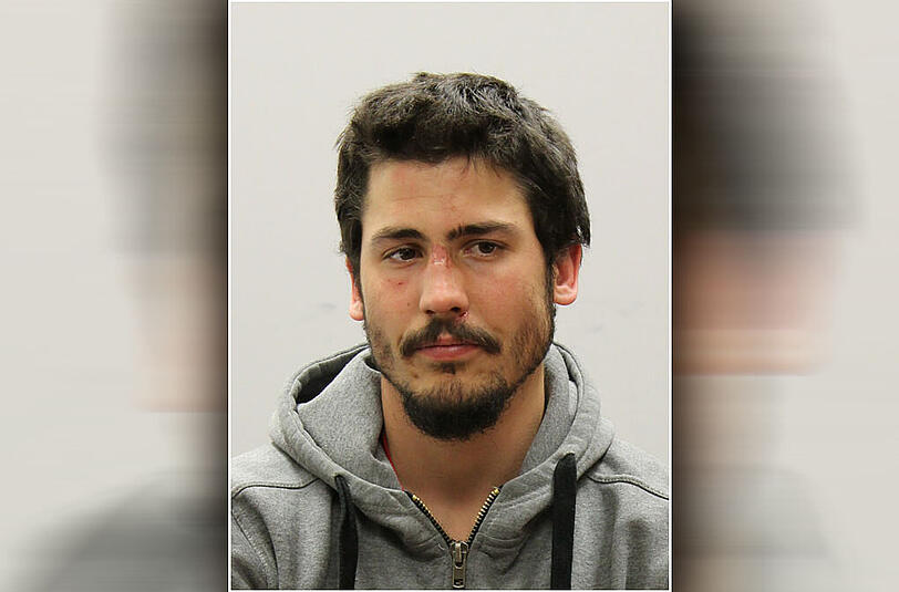 Die Polizei fahndet derzeit nach dem 24-jährigen Tatverdächtigen Johannes Gratzl.