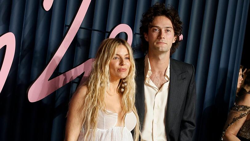 Sienna Miller erwartet ihr zweites Kind mit Oli Green. Sienna Miller erwartet ihr zweites Kind mit Oli Green.