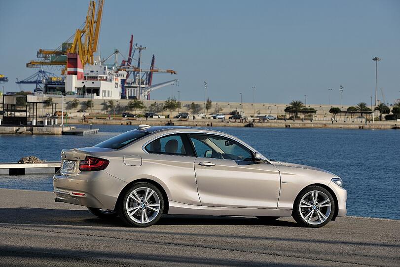 Ein knackiger Sportstyp: Die ersten Bilder vom neuen BMW 2er Coupé.