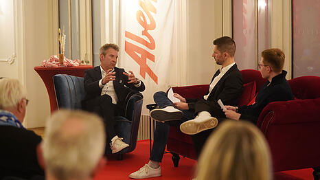 Löwen-Präsident Gernot Mang war am Samstagabend zu Gast auf dem AZ-Sofa im Deutschen Theater.