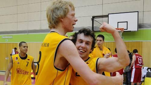 Bald ausgejubelt? Philipp Neumann und Basti Doreth (r.). Bald ausgejubelt? Philipp Neumann und Basti Doreth (r.).
