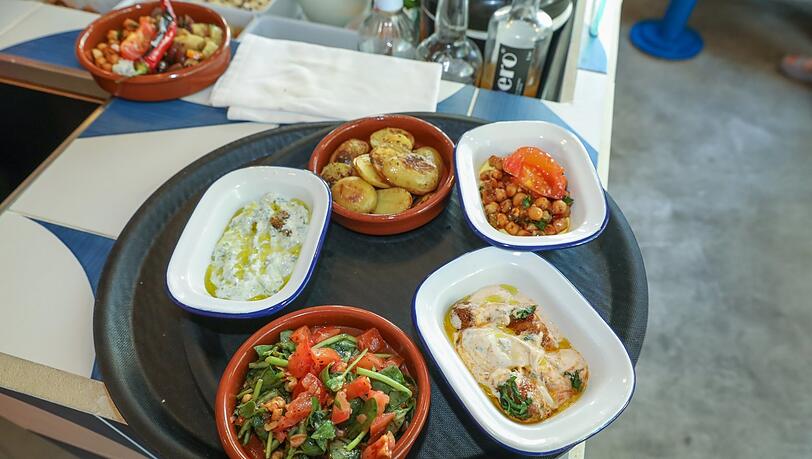 Bunt kombiniert sind Meze ein Sommer-Highlight. Bunt kombiniert sind Meze ein Sommer-Highlight.