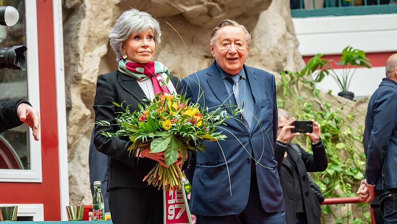 Da war M&ouml;rtel noch am Leben: Pressekonferenz und Autogrammstunde mit Jane Fonda und Richard Lugner vor dem Opernball 2023.
