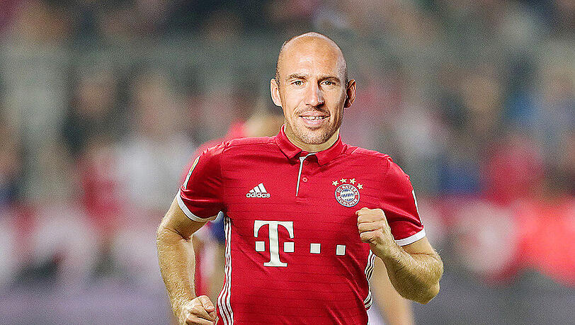 Halb Arjen Robben, halb Franck Ribéry: Das Bayern-Duo Robbery in der AZ-Montage. Halb Arjen Robben, halb Franck Ribéry: Das Bayern-Duo Robbery in der AZ-Montage.