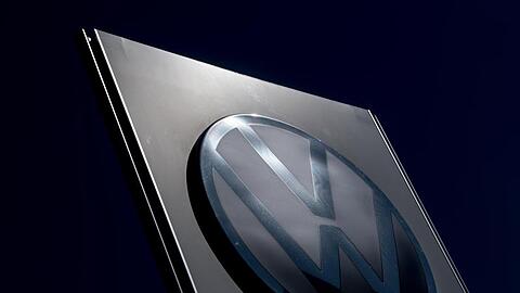 In der VW-Abhöraffäre zum Dauerstreit mit dem Zulieferer Prevent gehen Strafverfolger jetzt auch einem möglichen Brandanschlag nach.