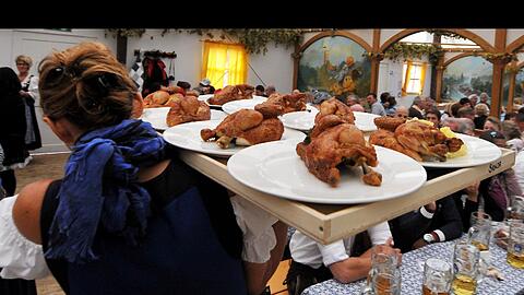 Hendl@Co: Wer noch Wiesn-Marken hat, findet an diesen Plätzen einen Abnehmer.