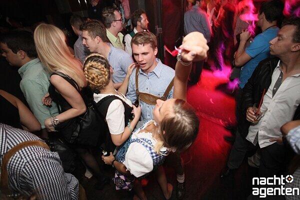 In der 089-Bar feiern die Wiesn-Cracks jeden Tag "16 Tage Wiesn - 16 Tage feiern". Hier die Bilder vom Dienstag.