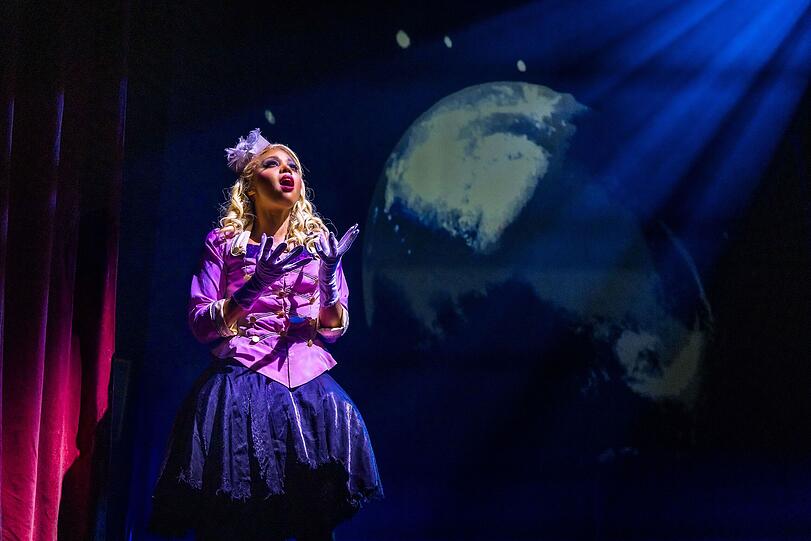 Bei den Musicals und Shows im Deutschen Theater können Sie sich für einen Abend in andere Welten entführen lassen, wie zum Beispiel bei der Rocky Horror Show.