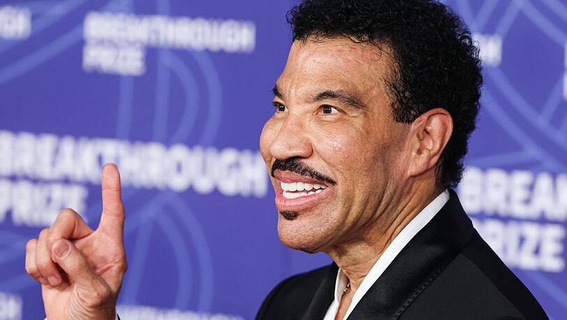 Lionel Richie setzt seine Tournee fort. Lionel Richie setzt seine Tournee fort.