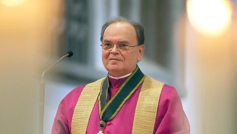 Bertram Meier, neuer Bischof der Diözese Augsburg, steht im Hohen Dom. Foto: Karl-Josef Hildenbrand/dpa/Archivbild Bertram Meier, neuer Bischof der Diözese Augsburg, steht im Hohen Dom. Foto: Karl-Josef Hildenbrand/dpa/Archivbild