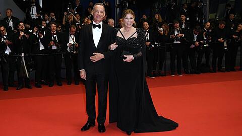 Tom Hanks und seine Ehefrau Rita Wilson wenige Momente nach dem Streit auf dem roten Teppich.