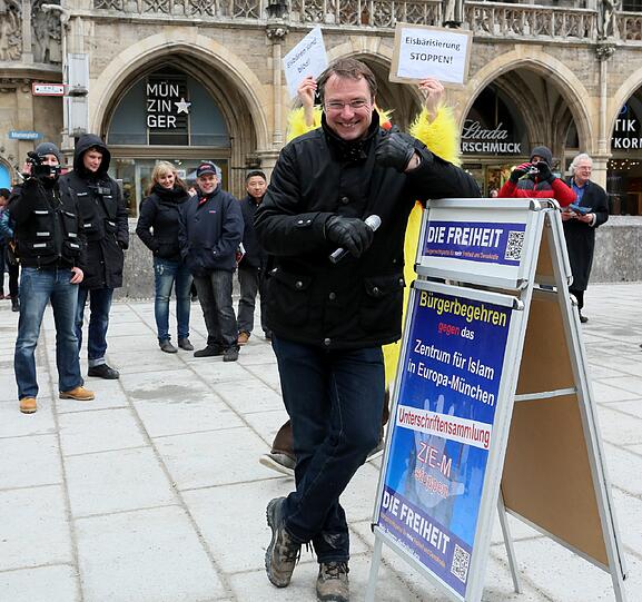Kundgebung und Gegendemo am Marienplatz. Die Bilder.