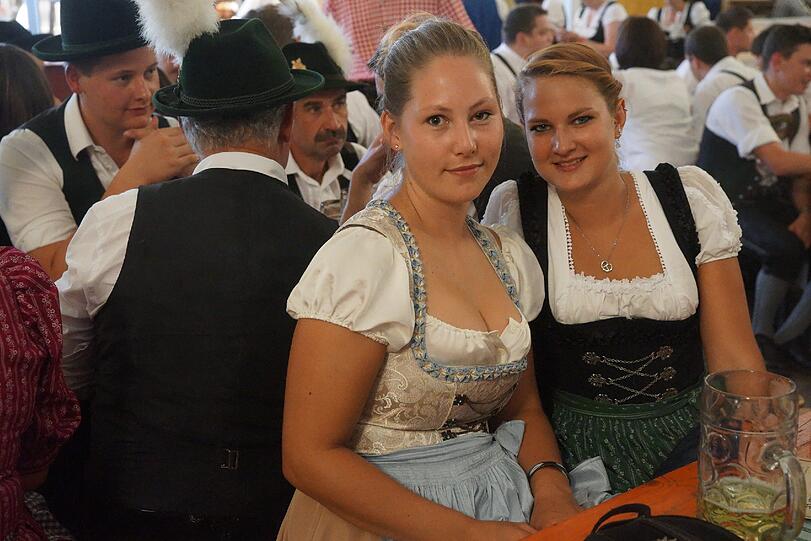 Der Festzug, der Anstich, die Gäste: So schön ist's beim Aubinger Herbstfest.