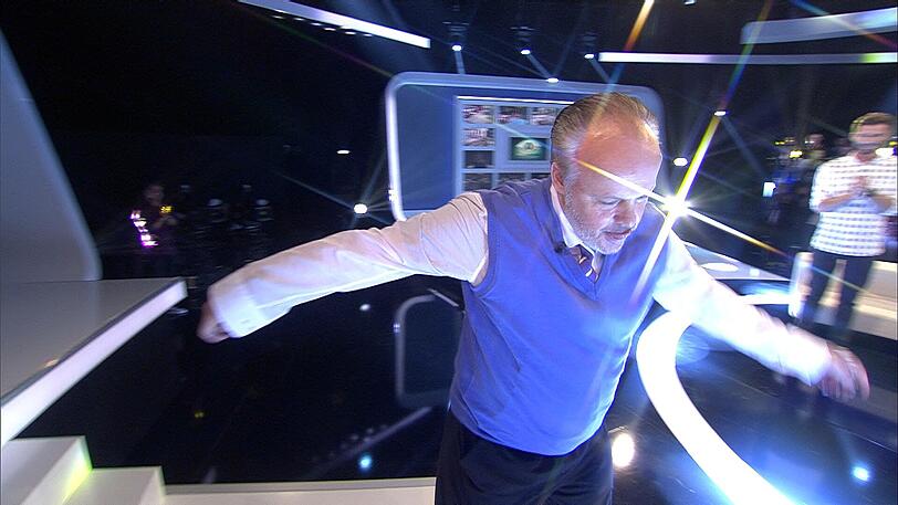 Wer hätte das gedacht: Promi-Liebling Hubert Kah muss das Haus kurz vor dem Finale verlassen. Die Bilder von seinem Auszug.