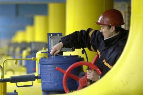 Arbeiter in einem ukrainischen Erdgas-Depot: Ähnlich wie Westeuropa bezieht auch die Ukraine rund ein Fünftel seines Gases aus Russland. Jetzt ist die Quelle versiegt.