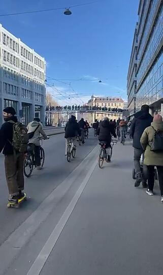 Es gab auch einen Fahrrad-Corso zur Theresienwiese.