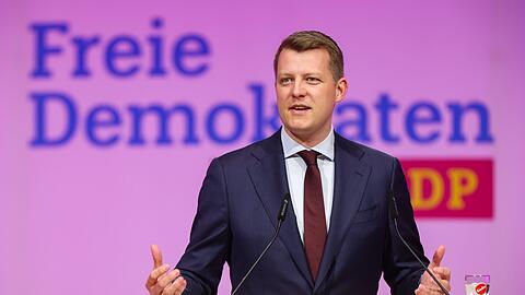 Henning H&ouml;ne fordert f&uuml;r ein Comeback der FDP eine geschlossene Partei.
