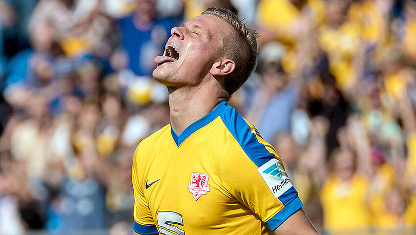 Julius Biada bejubelt seinen Treffer beim 2:0 gegen die Würzburger Kickers. Julius Biada bejubelt seinen Treffer beim 2:0 gegen die Würzburger Kickers.