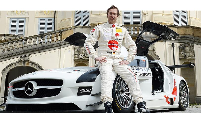 "Ich habe ja früher selbst Fußball gespielt. Aber mit der Zeit war ich dann doch eher auf der Kartbahn zu finden. War ja nicht ganz falsch, die Entscheidung", sagt der frühere Formel-1-Vizeweltmeister Heinz-Harald Frentzen. "Ich habe ja früher selbst Fußball gespielt. Aber mit der Zeit war ich dann doch eher auf der Kartbahn zu finden. War ja nicht ganz falsch, die Entscheidung", sagt der frühere Formel-1-Vizeweltmeister Heinz-Harald Frentzen.