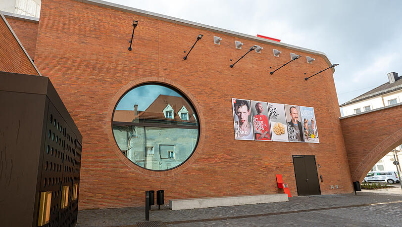 Die Außenfassade des Neubau des Volkstheaters im Schlachthofviertel. Die Außenfassade des Neubau des Volkstheaters im Schlachthofviertel.