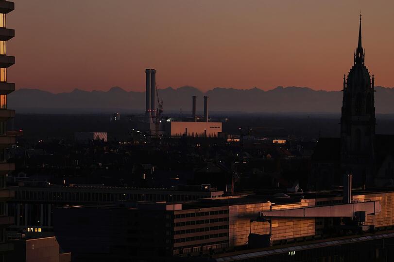 Ist schon ein Riesen-Trumm, das Heizkraftwerk Süd.
