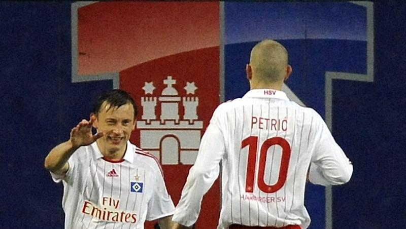 Olic und Petric wollen den HSV zum ersten Titel seit 22 Jahren schießen. Jetzt stehen die Hamburger im Halbfinale des Uefa-Cups. Olic und Petric wollen den HSV zum ersten Titel seit 22 Jahren schießen. Jetzt stehen die Hamburger im Halbfinale des Uefa-Cups.
