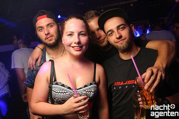 Die besten Partybilder vom Samstag. Hier aus dem Gecko Club.
