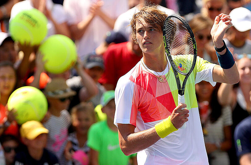 In der neuen Herren-Weltrangliste vom Montag verbesserte sich Alexander Zverev um einen Platz auf den 20. Rang.