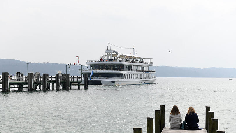 Auch am Starnberger See nimmt die Flotte wieder ihren Betrieb auf.