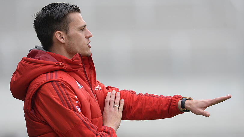 Thomas Wörle beendete im Juni 2010 seine Profi-Karriere und übernahm als 28-Jähriger das Traineramt bei den Bayern-Frauen von seinem Vater Günther.